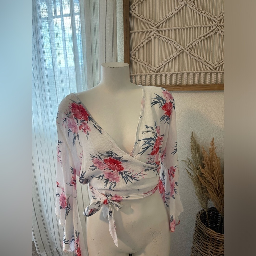 Peach Love Floral Wrap Crop Top Size Small